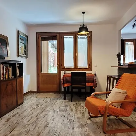 Con Jardin En Linsoles